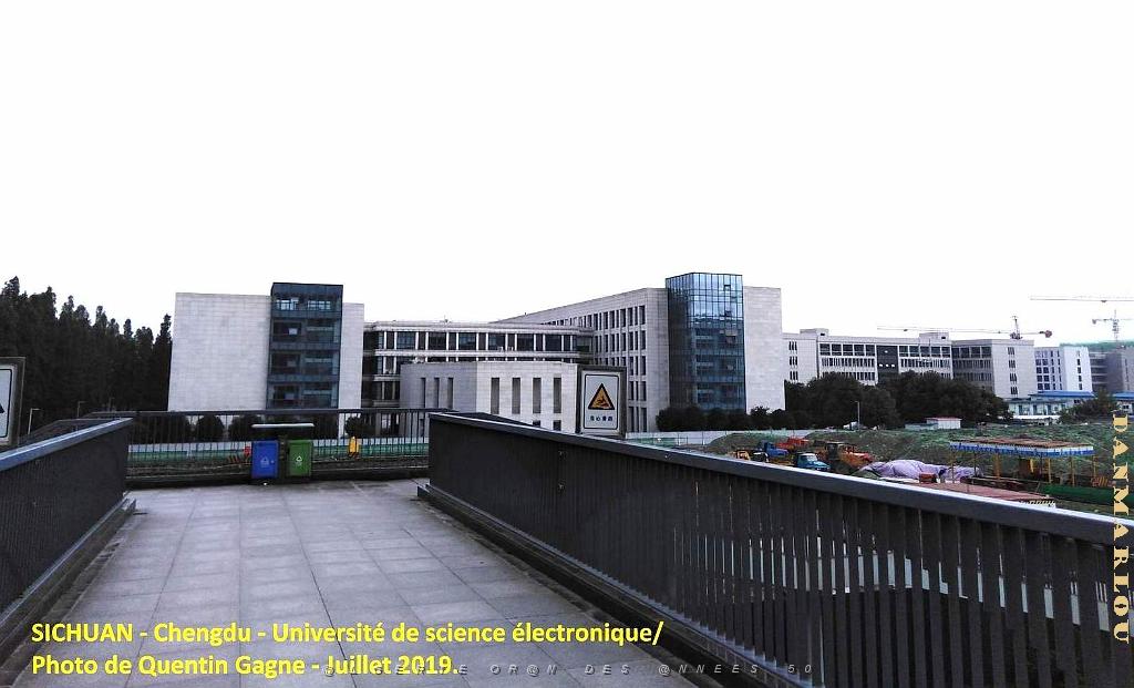 Chengdu- Universite Science electronique 010.jpg